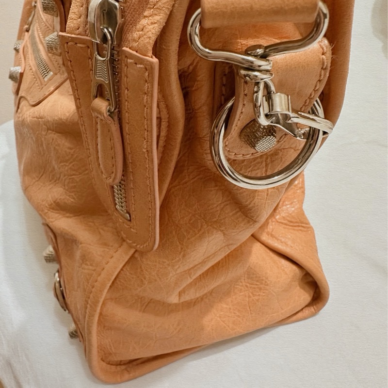 Balenciaga巴黎世家 春夏系列 粉橘小羊皮Giant City銀扣-6
