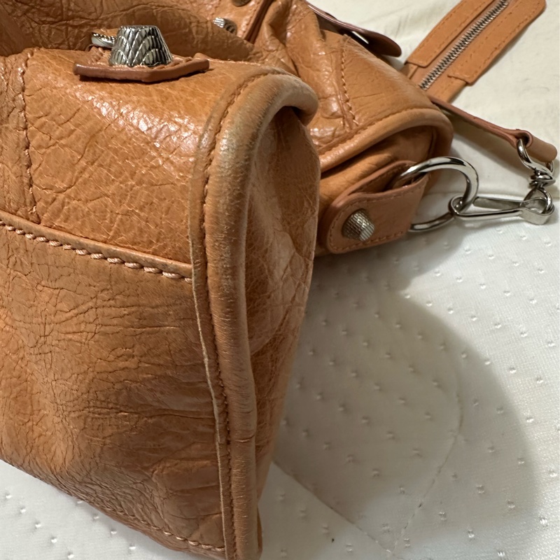 Balenciaga巴黎世家 春夏系列 粉橘小羊皮Giant City銀扣-8