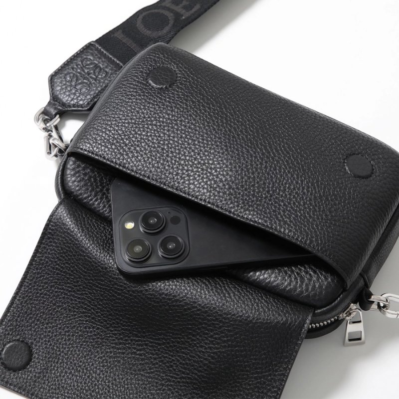 🎉新品好折扣✨Loewe 小款粒面小牛皮Pebble 郵差相機包 緹花肩背帶/黑色-12