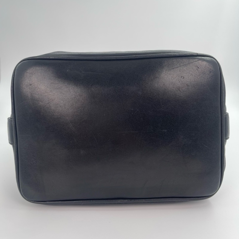 「JL精品代購」 香奈兒黑金羊單肩抽繩大logo水桶包-2