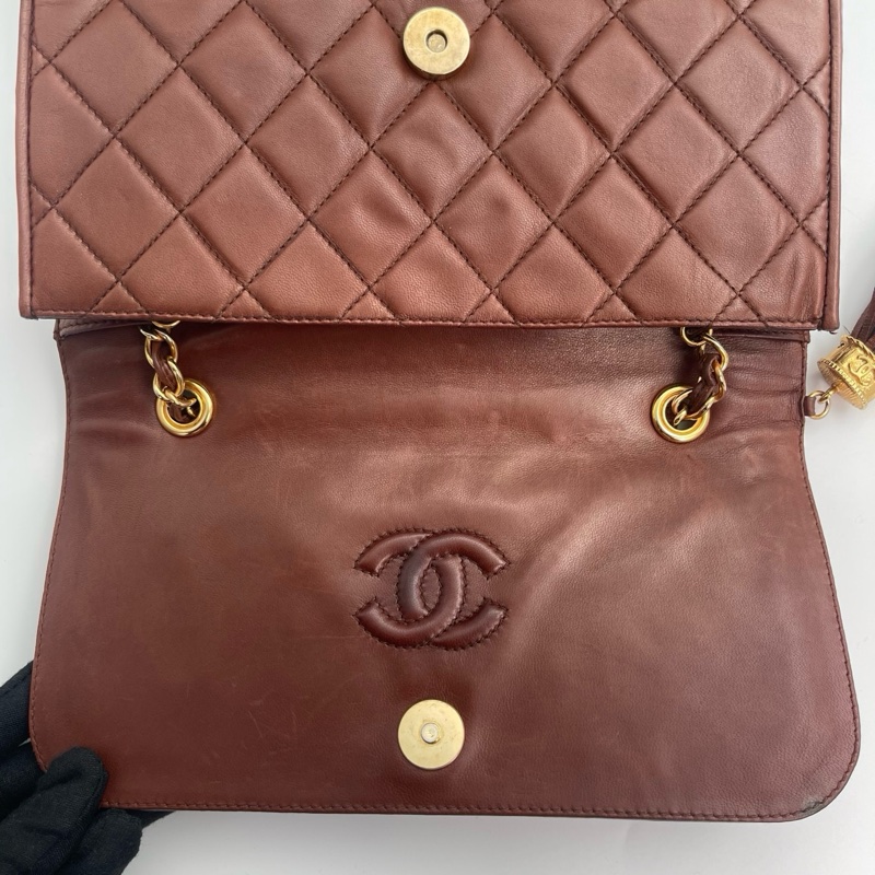 「JL精品代購」 香奈兒紅棕色羊皮金球流蘇菱格紋翻蓋鏈條單肩包-11