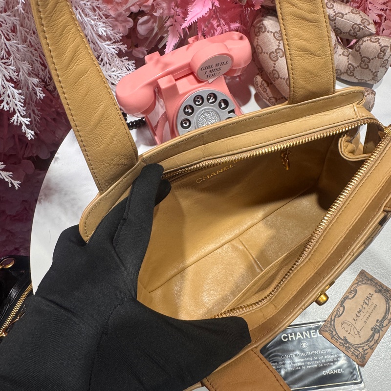 Chanel vintage 奶茶色肩背包/手提包/王吉娜古董精品-5