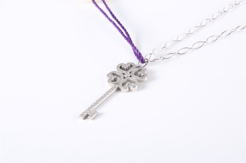 TIFFANY&CO(蒂芙尼)  18K白金 鑽石 pt950 白金 滿鑽 四葉草鑰匙牌 吊墜3.5cm 項鏈 18K-1