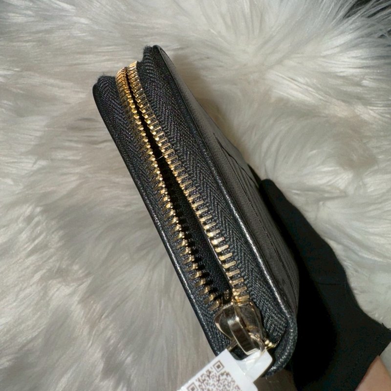 CHANEL 山形黑金長夾-4
