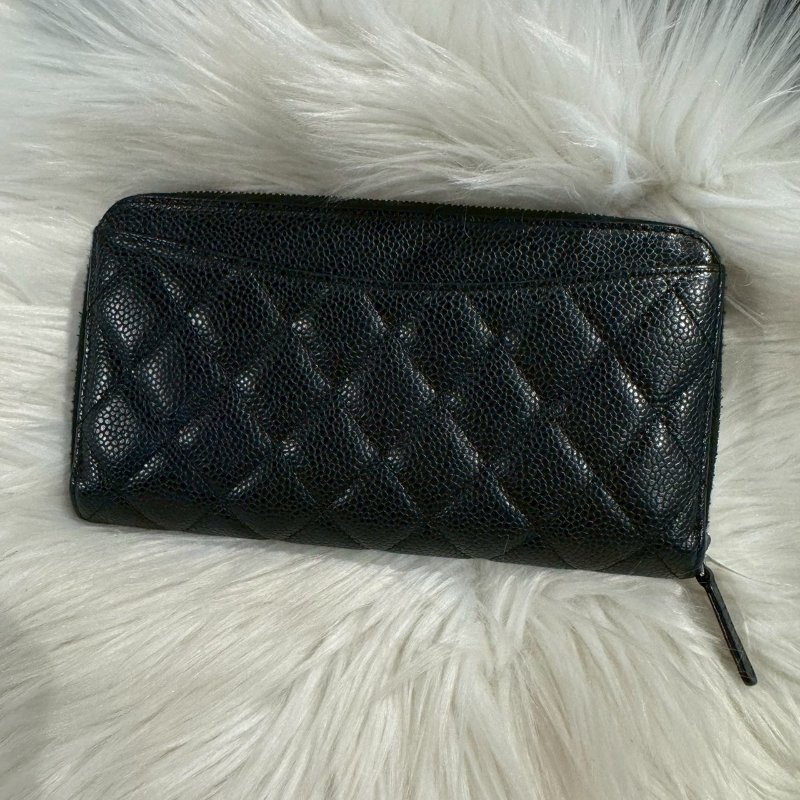 CHANEL 經典黑小雙C菱格紋拉鍊長夾-2