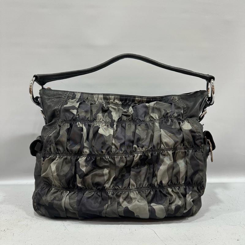 prada BR4586 黑色牛皮迷彩銀釦肩背包-0