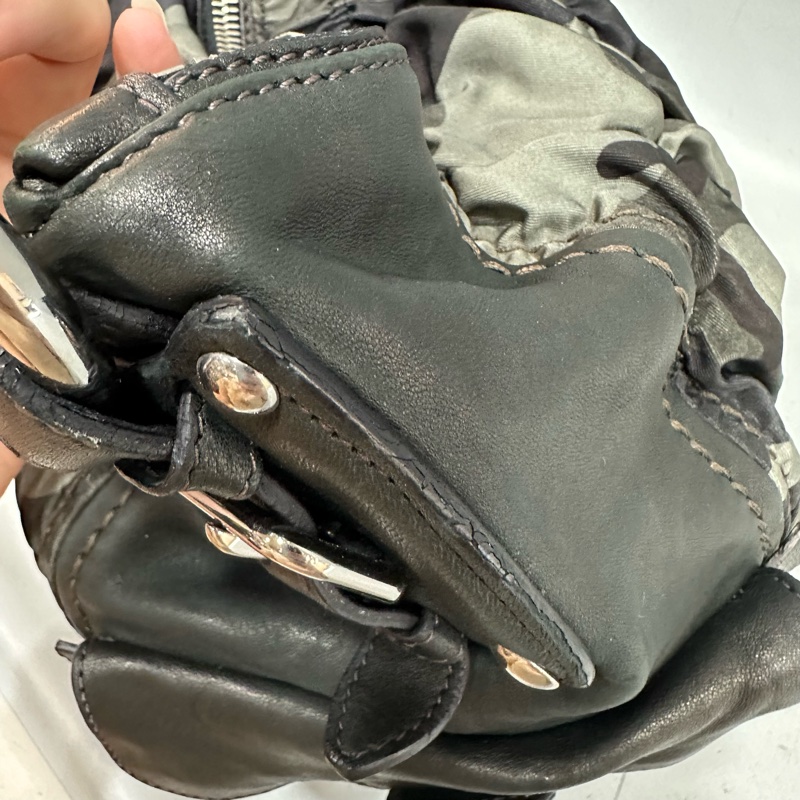 prada BR4586 黑色牛皮迷彩銀釦肩背包-18