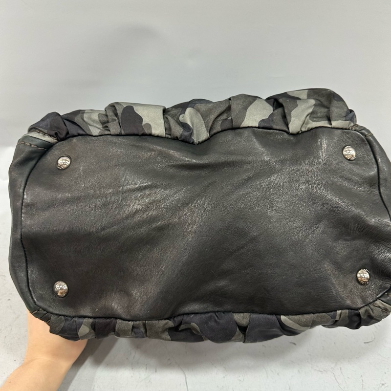 prada BR4586 黑色牛皮迷彩銀釦肩背包-29