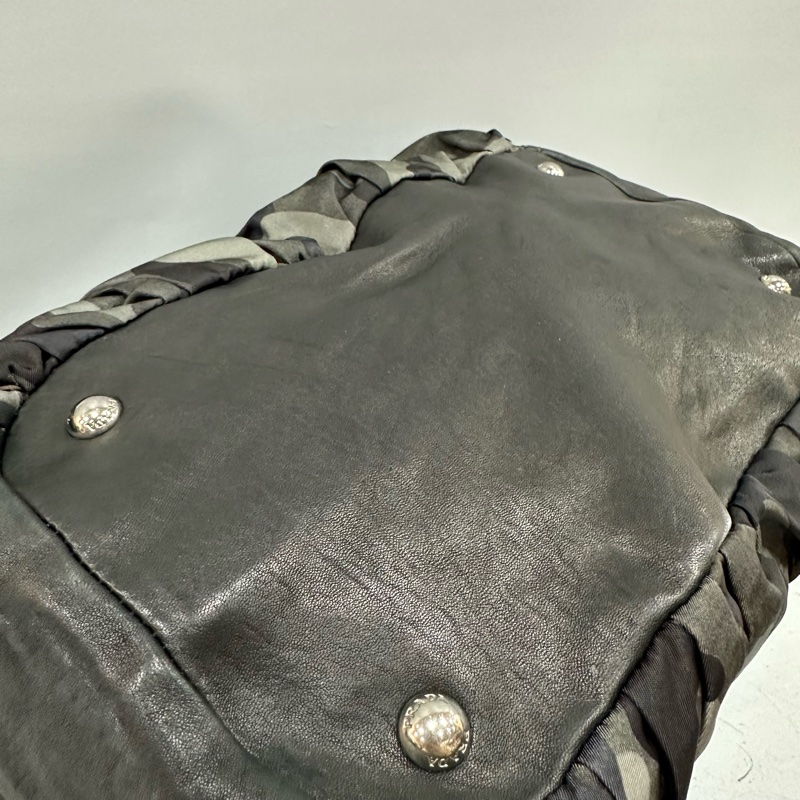 prada BR4586 黑色牛皮迷彩銀釦肩背包-30