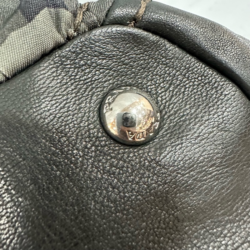 prada BR4586 黑色牛皮迷彩銀釦肩背包-33