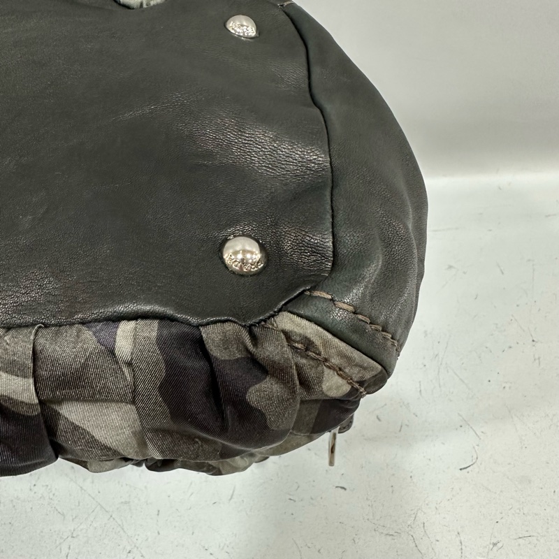 prada BR4586 黑色牛皮迷彩銀釦肩背包-35