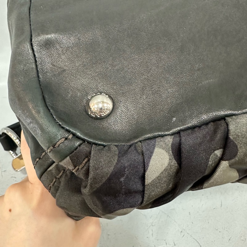 prada BR4586 黑色牛皮迷彩銀釦肩背包-36