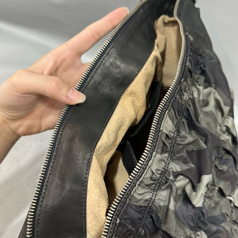 prada BR4586 黑色牛皮迷彩銀釦肩背包-53