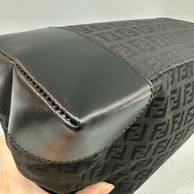 fendi 8BR516 黑色老花拼牛皮肩背包-8