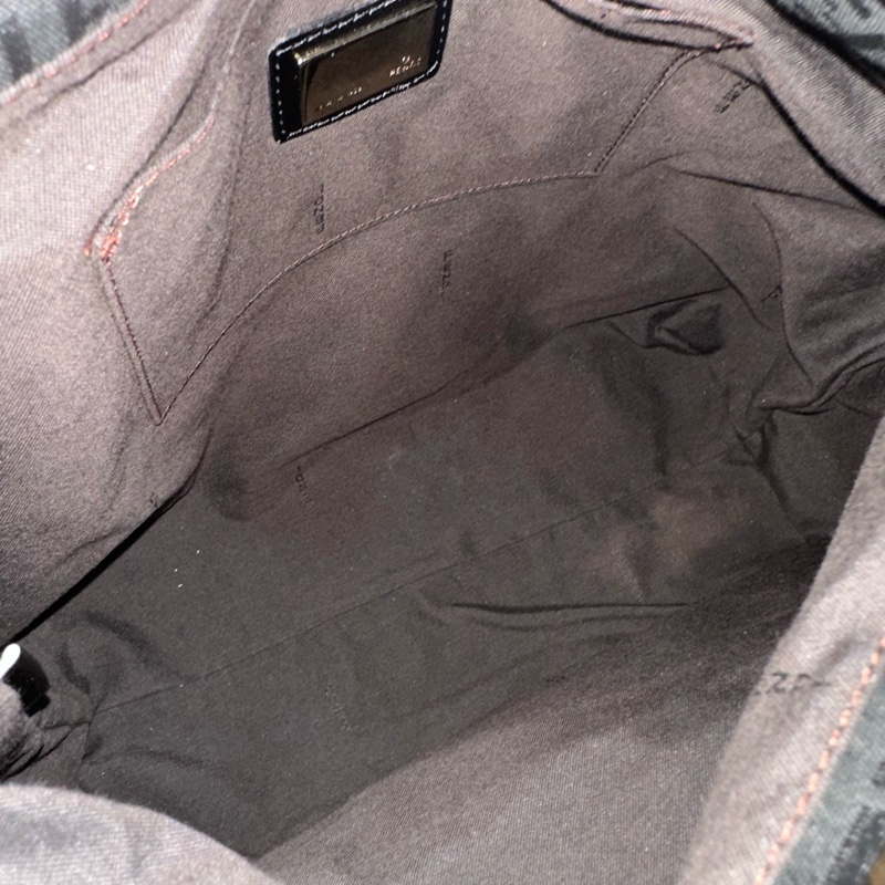 fendi 8BR516 黑色老花拼牛皮肩背包-34