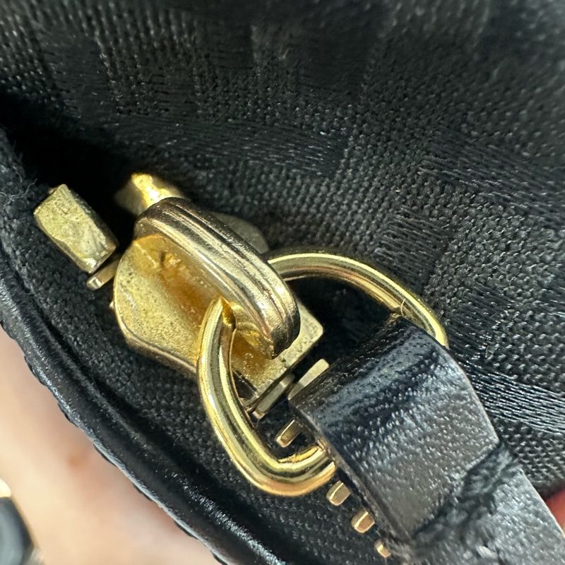 fendi 8BR516 黑色老花拼牛皮肩背包-42