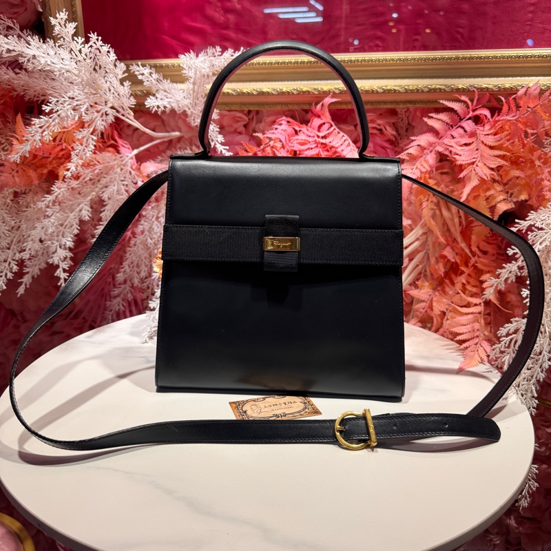 Ferragamo深藍蝴蝶結🎀斜背包/王吉娜古董精品-0