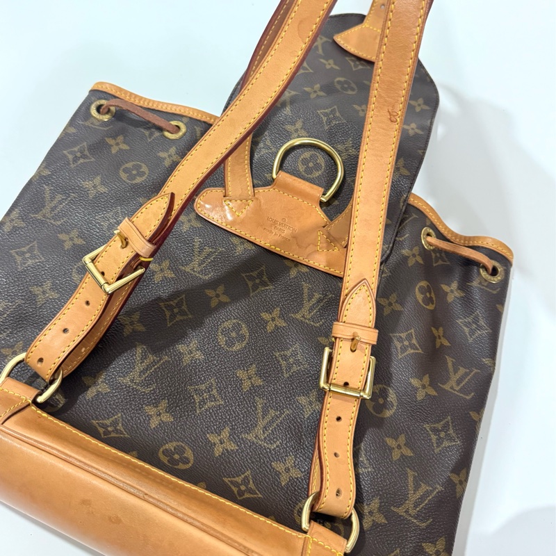 Louis Vuitton Montsouris MM Backpack🎒-16