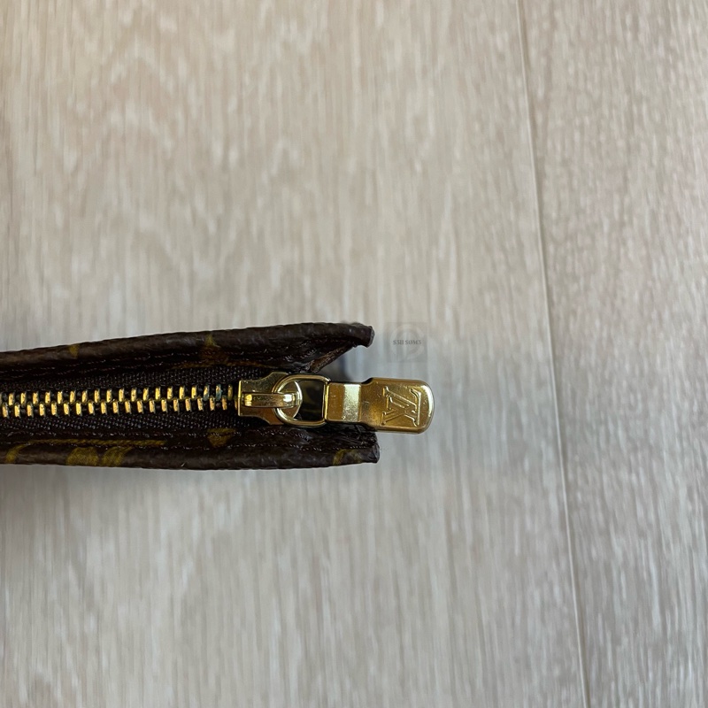 LV Louis Vuitton Monogram 盥洗包 洗漱包 小包-13