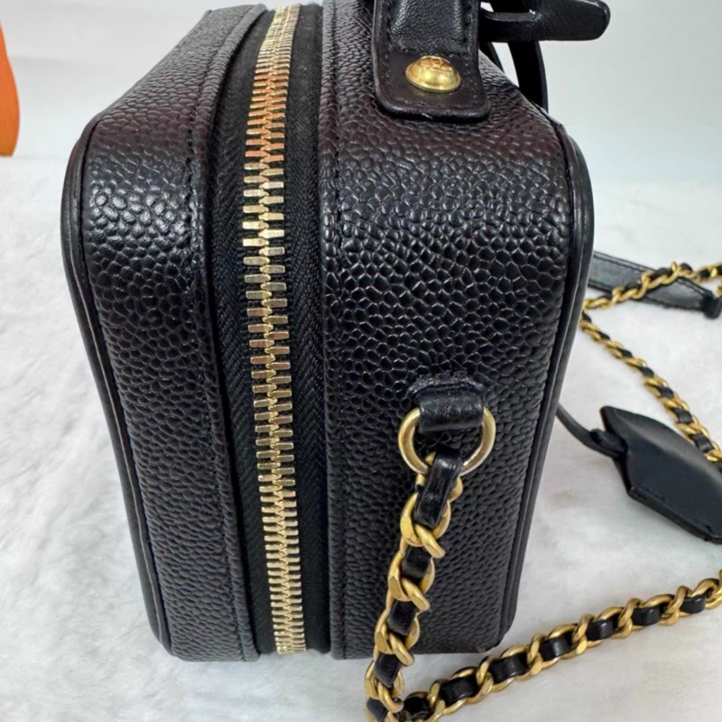 Chanel Vanity case mini 黑金-2