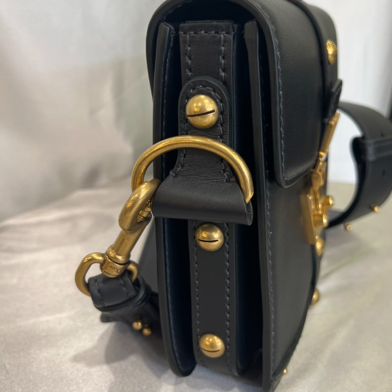 DIOR 黑金皮革鎖頭郵差包-2
