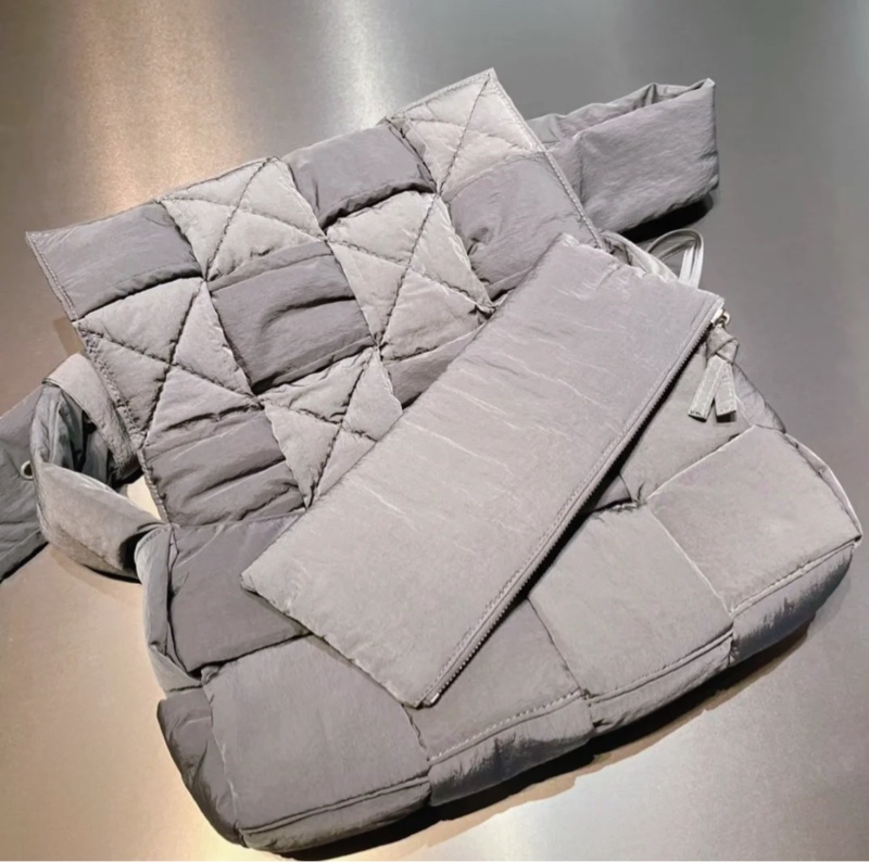 bv鐵灰色科技尼龍包-4