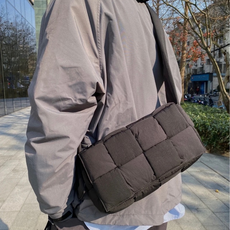 bv鐵灰色科技尼龍包-8