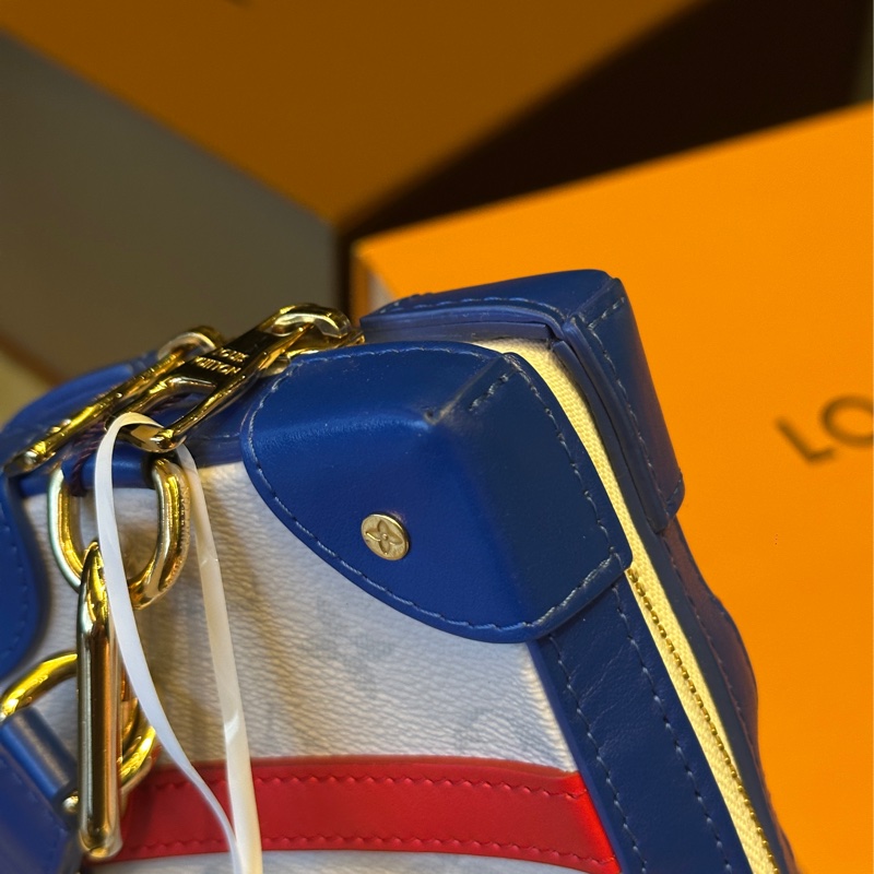 🈶購證 #7️⃣萬入手離櫃未使用 #全配🉑送禮 Lv soft trunck芯片款 近新絕版收藏-20