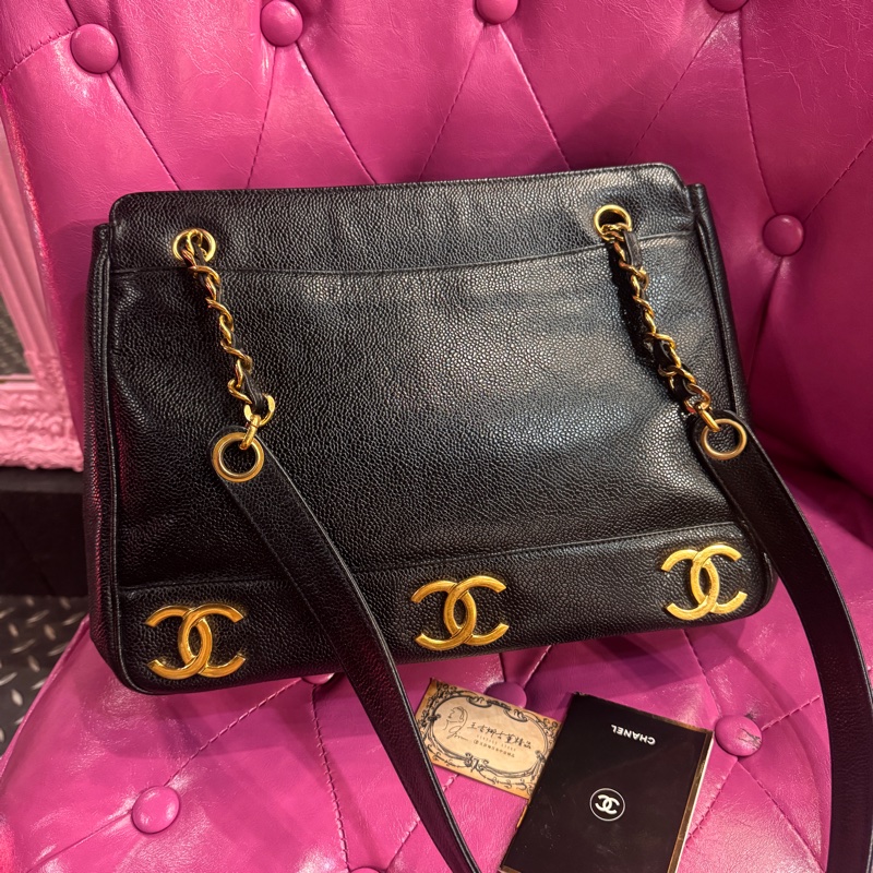 Chanel 荔枝皮6Logo斜背包/男女同款/王吉娜古董精品-1