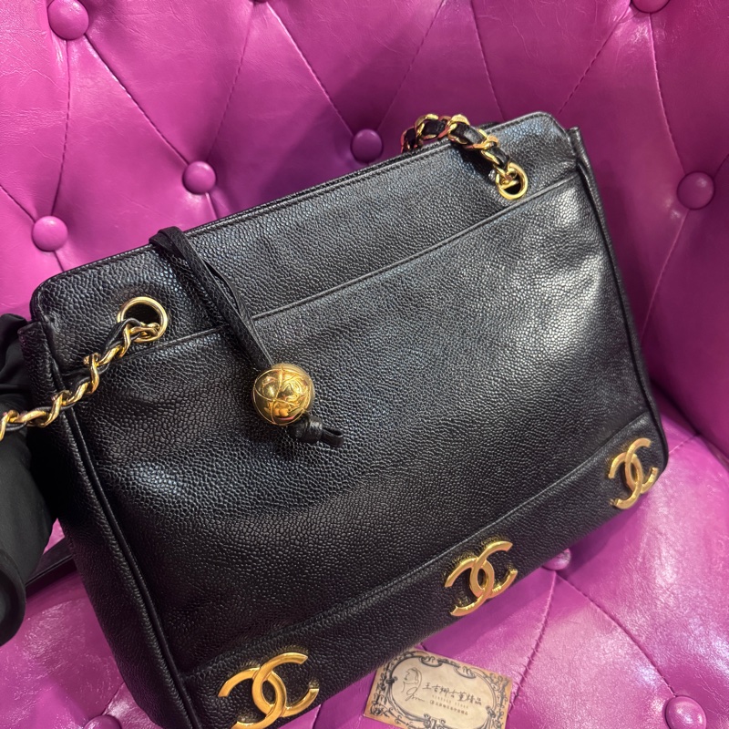 Chanel 荔枝皮6Logo斜背包/男女同款/王吉娜古董精品-2