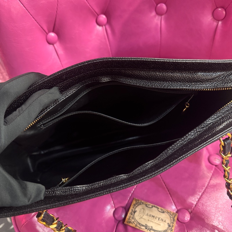 Chanel 荔枝皮6Logo斜背包/男女同款/王吉娜古董精品-7