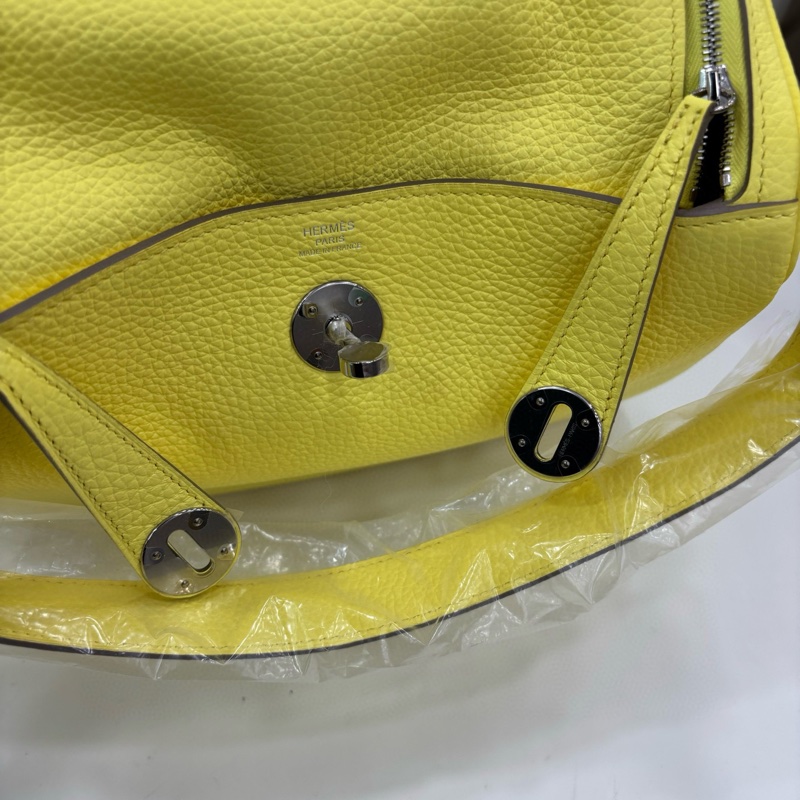 👜Brand New #Hermès #lindy26 Stamp #W Lime color PHW TC leather 全新有膜 #愛馬仕 Lindy 26 #檸檬黃 銀扣 TC皮 W刻-14