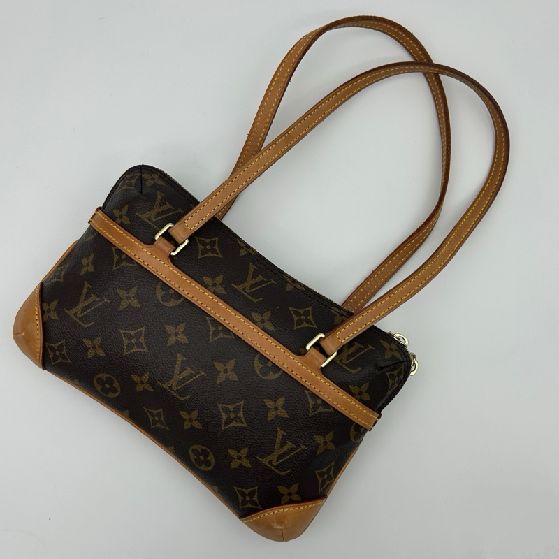 「JL精品代購」 Lv老花小號迷你枕頭腋下包-3