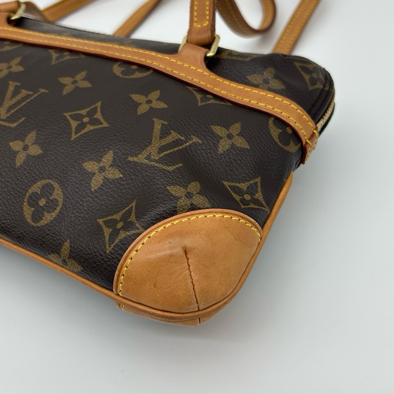 「JL精品代購」 Lv老花小號迷你枕頭腋下包-4