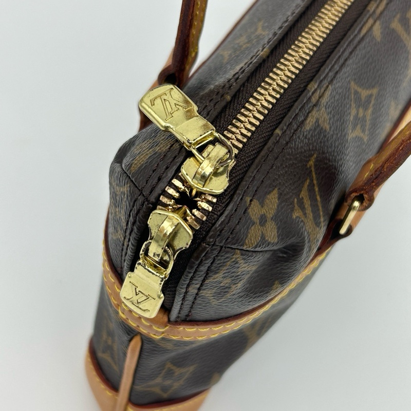 「JL精品代購」 Lv老花小號迷你枕頭腋下包-9