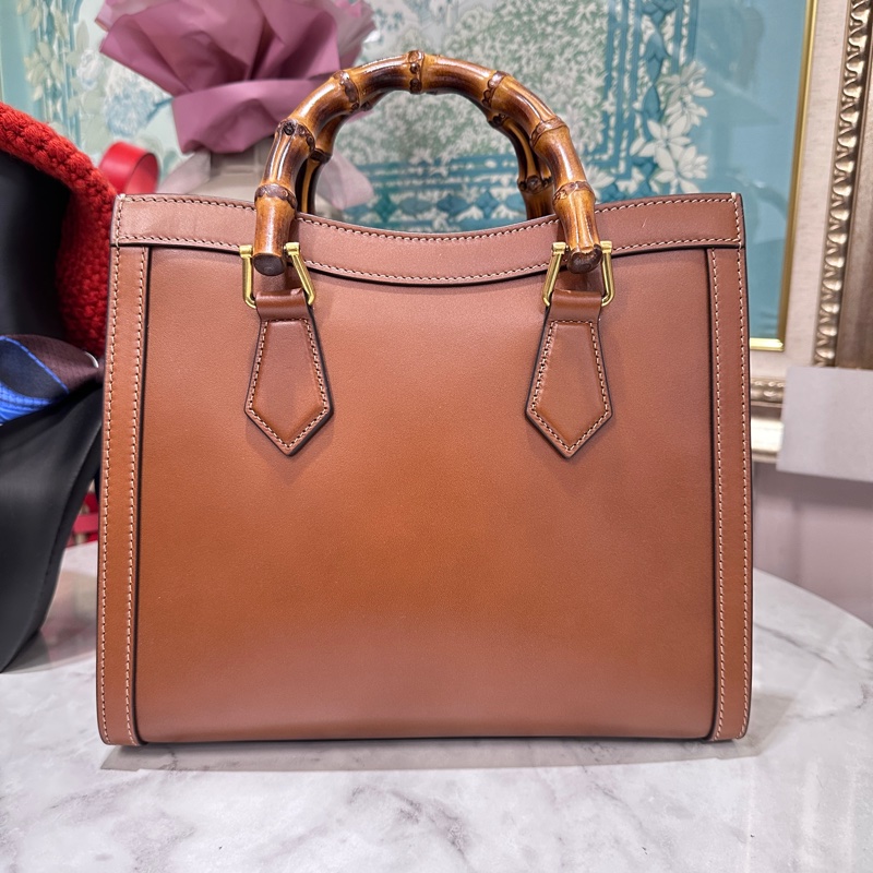 Gucci咖牛皮霧金釦前壓印LOGO竹節手提斜背包-2