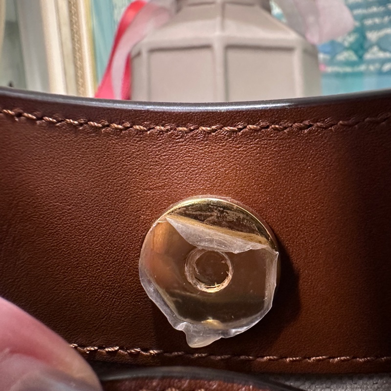 Gucci咖牛皮霧金釦前壓印LOGO竹節手提斜背包-8