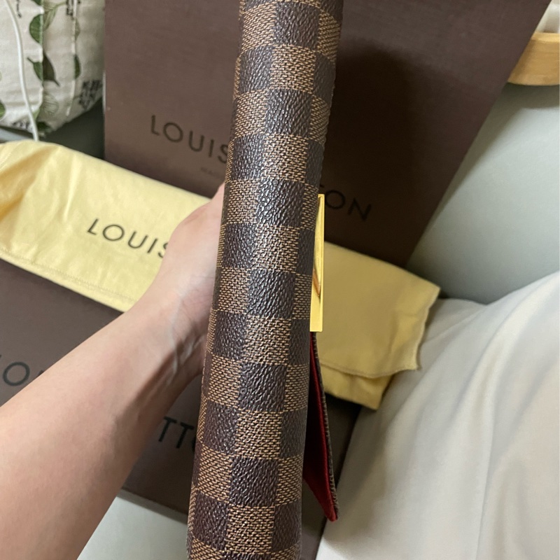 Lv 棋格盤2用斜背包（金屬短鏈肩背/皮帶斜背）N41129-10