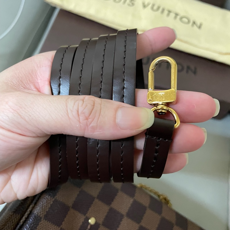 Lv 棋格盤2用斜背包（金屬短鏈肩背/皮帶斜背）N41129-14