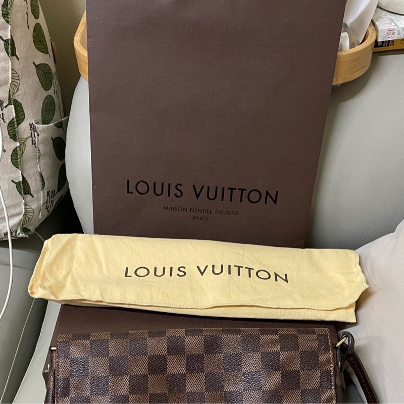 Lv 棋格盤2用斜背包（金屬短鏈肩背/皮帶斜背）N41129-17