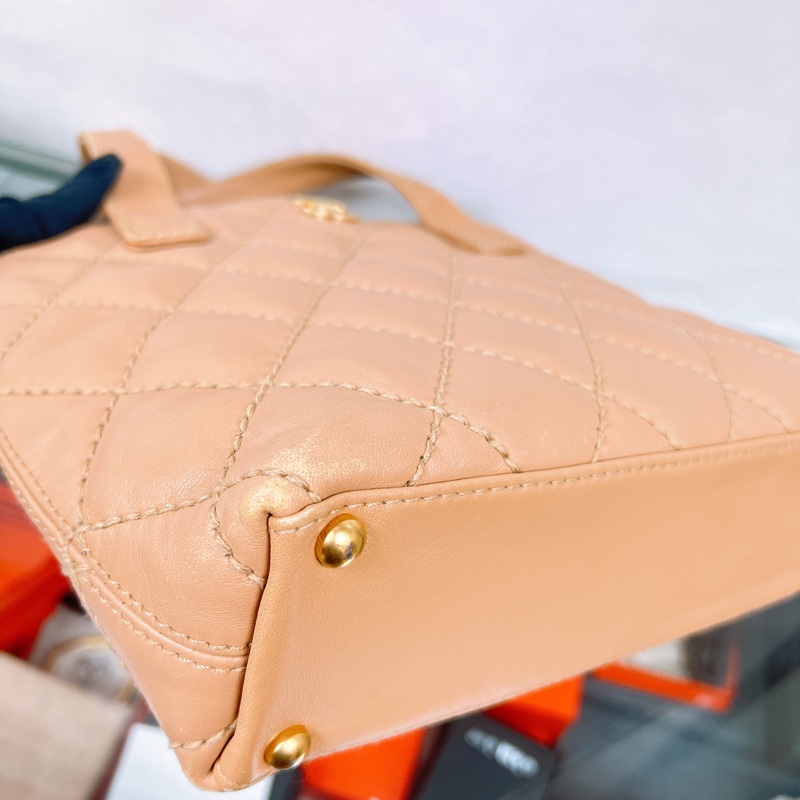 Chanel vivian 奶茶手提包/托特包-10