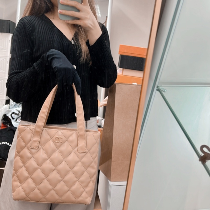 Chanel vivian 奶茶手提包/托特包-19