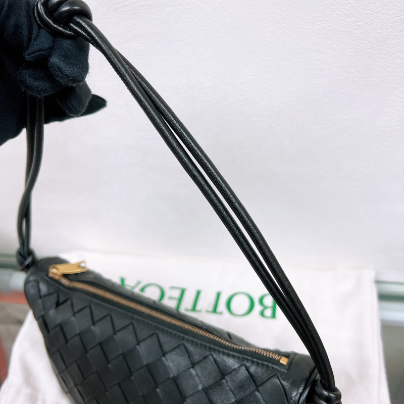 Bv cassette 黑色編織格 半月腋下包-3