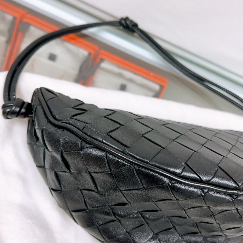 Bv cassette 黑色編織格 半月腋下包-9