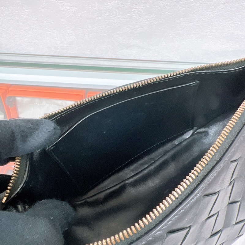 Bv cassette 黑色編織格 半月腋下包-12