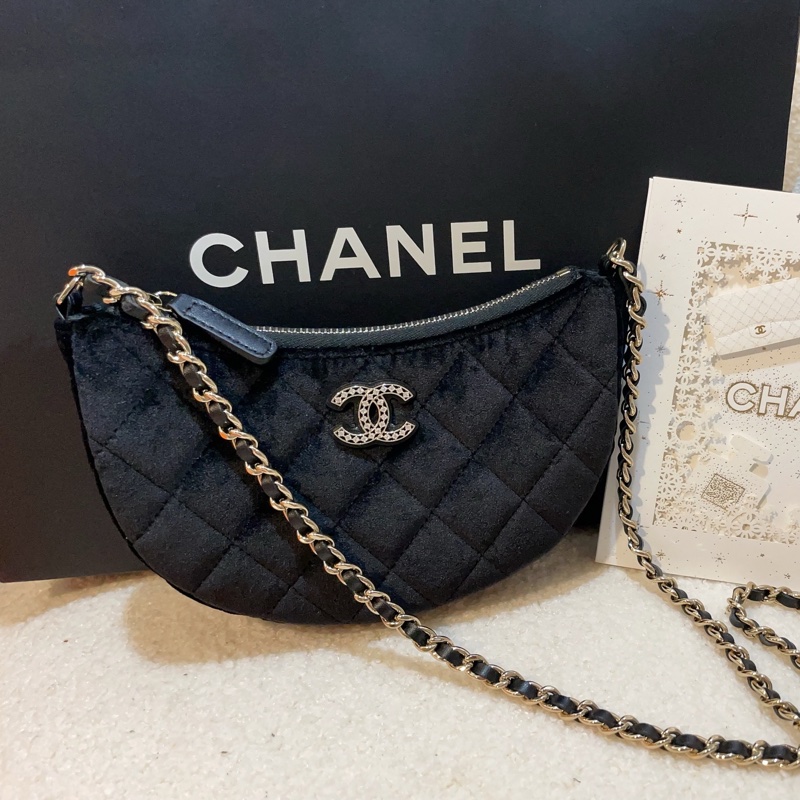 香奈兒年度禮物🥰全新超級爆款 月牙彎月包絨面黑菱格-0