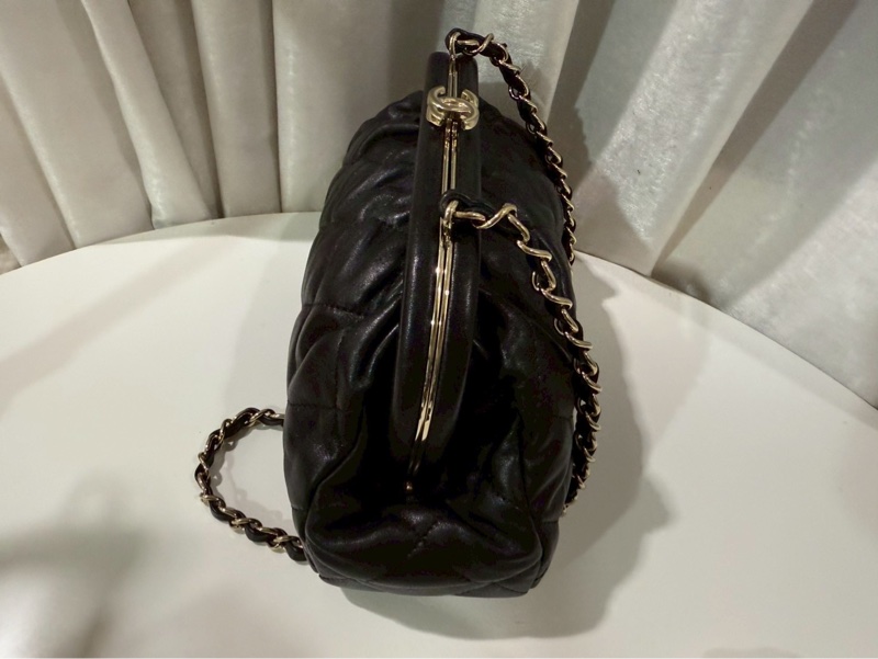 香奈兒24A晚宴包雲朵包❤️水餃包 皮穿鏈羊皮手拿包、肩背包-2