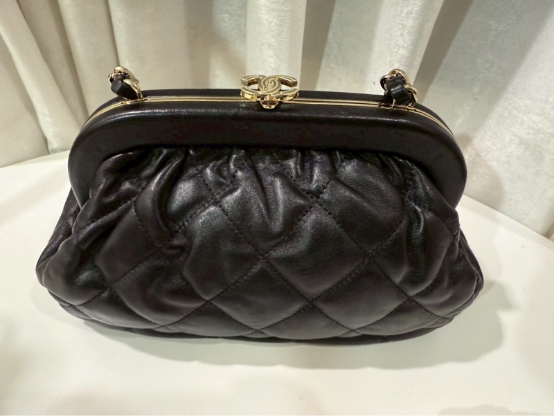 香奈兒24A晚宴包雲朵包❤️水餃包 皮穿鏈羊皮手拿包、肩背包-9