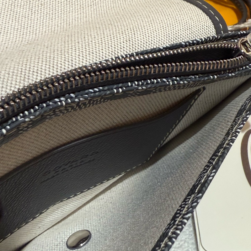灰色GOYARD PLUMET 圖騰手工繪製Mini斜背WOC信封包-4