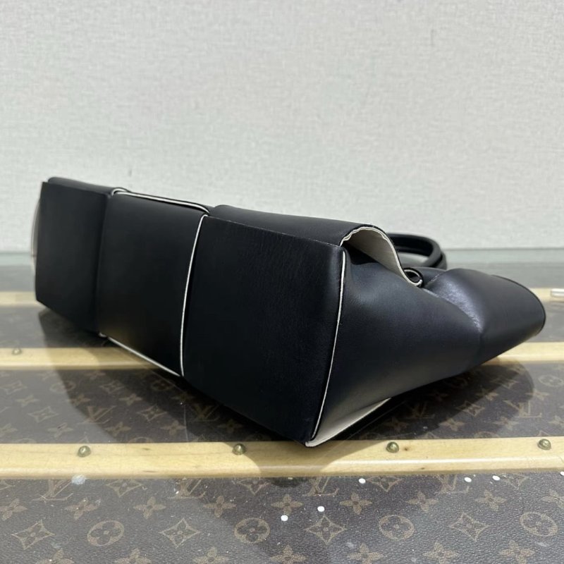 BV ARCO六格黑白格編織托特包36*22*12 99新-2